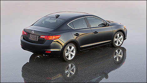 2014 Acura ILX rear 3/4 view