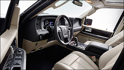 2015 Lincoln Navigator cabin