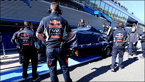 F1 Red Bull RB10 truck