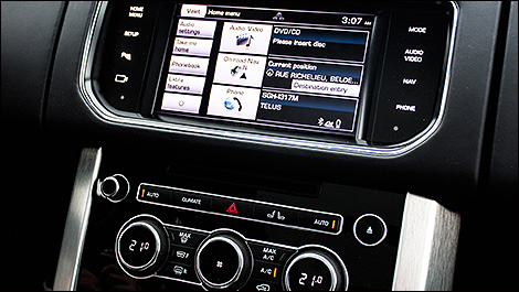 2014 Range Rover Supercharged touch screen