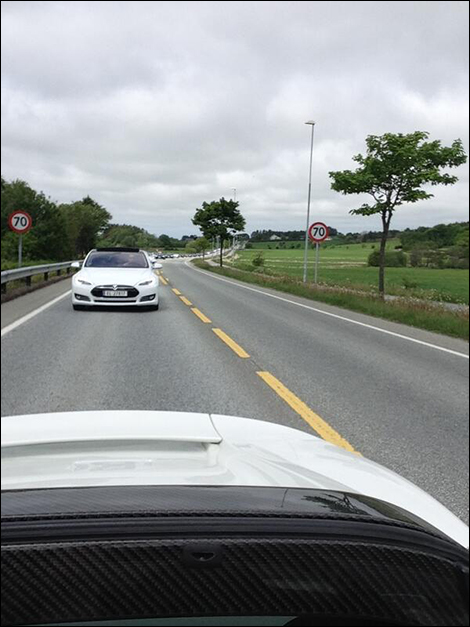 Over 100 Teslas help make world's longest convoy of EVs 