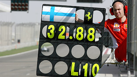 F1 pitboard Ferrari