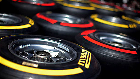 F1 Pirelli red yellow
