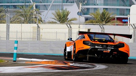 Yas Marina Circuit McLaren 650S Gulf 12 Hours