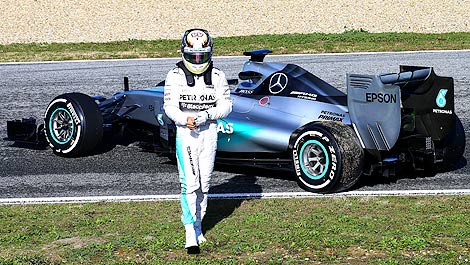 F1 Mercedes W06 Jerez Lewis Hamilton spin