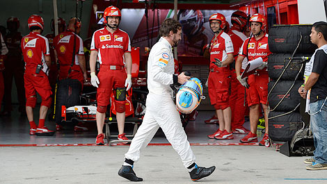 F1 McLaren Fernando Alonso Ferrari stand