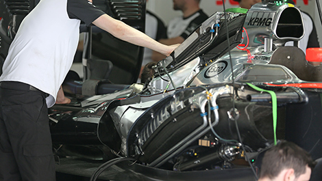 Le propulseur V6 Honda dans le châssis McLaren.