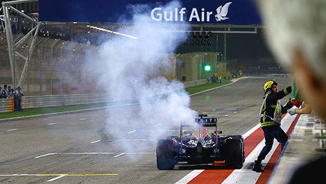 F1 Renault blowned engine Red Bull Bahrain