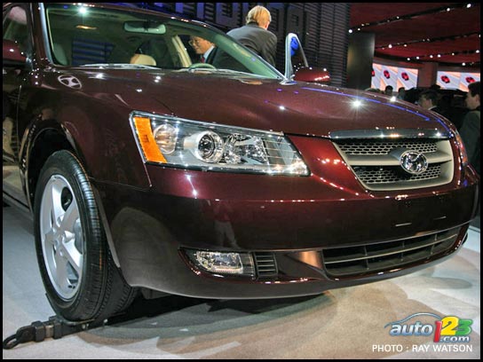 Hyundai displays new Sonata, their first built in the USA Hyundai displays new Sonata, their first built in the USA