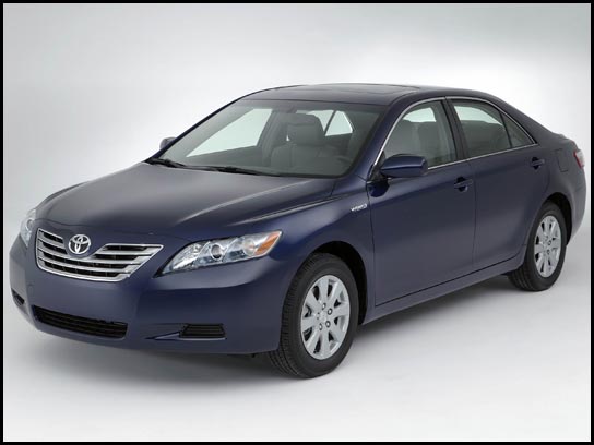La version hybride de la Camry Hybrid se vendra à 6 100$ de plus que la Camry LE La version hybride de la Camry Hybrid se vendra à 6 100$ de plus que la Camry LE
