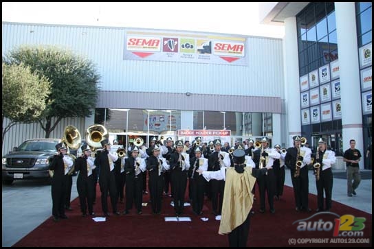 2006 SEMA Show : 1 day down, less than 1/3 visited