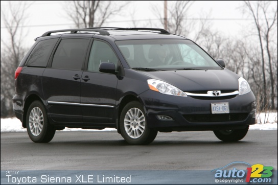 2010 Toyota Sienna Pictures