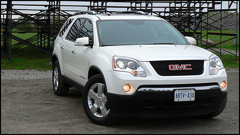 GMC Acadia Road Pictures