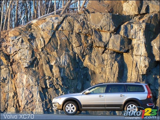 Volvo XC70 3.2 AWD 2008 : essai routier Volvo XC70 3.2 AWD 2008 : essai routier