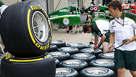 F1 Pirelli pitlane Caterham